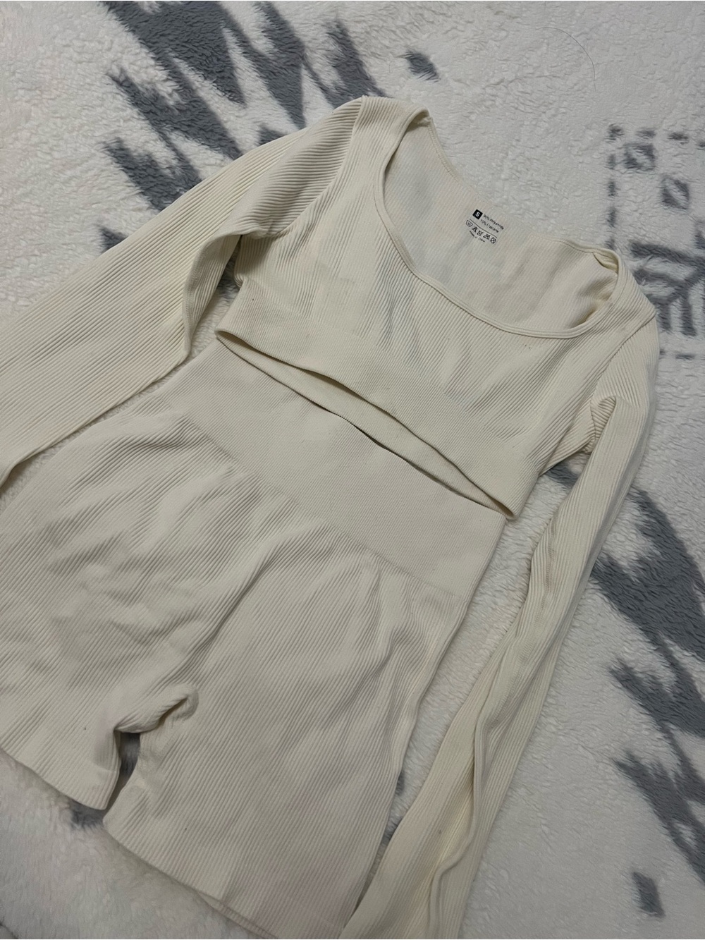 cream workout set